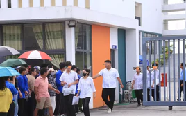 Điểm thi Toán của học sinh chuyên Tuyên Quang 'tụt dốc', chuyên gia nói gì?