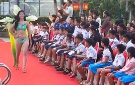 Trình diễn áo tắm trước học sinh ở Lý Sơn, ban tổ chức thi hoa hậu bị phạt