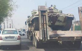 Iran đang điều động xe tăng ra bờ biển sẵn sàng đánh bại cuộc đổ bộ của Mỹ