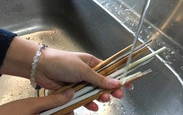 5 loại đũa nếu có trong nhà phải vứt bỏ ngay: Còn dùng là còn tự "đầu độc"