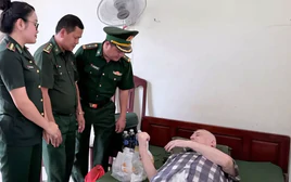Được cấp cứu kịp thời khi vừa nhập cảnh, du khách Mỹ xúc động muốn hiến tạng cho Việt Nam
