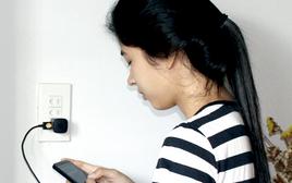 Lời khuyên cho những người vừa sử dụng điện thoại vừa sạc pin