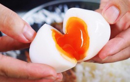 Khi luộc trứng, 99% mọi người đều mắc sai lầm: Đây mới là cách đúng để luộc trứng mềm ngon tuyệt vời