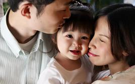 Vì sao nhiều đứa trẻ vừa bị quát mắng xong, không tức giận mà còn chạy lại đòi ôm: Sự thật khiến bố mẹ phải lặng người!