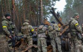 Nga cắt đường, quân Ukraine đi bộ 40km tiếp viện Sloviansk