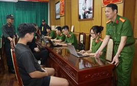 Ập vào căn nhà thuê 5 tầng, công an bắt nhóm lừa đảo hơn 327 tỷ đồng đang bị truy nã đỏ toàn cầu