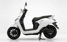 Mẫu xe máy điện mới tinh sắp bán tại Việt Nam: Pin LFP, chạy 150km/sạc