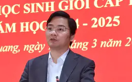 Tạm đình chỉ công tác đối với Giám đốc Sở Giáo dục và Đào tạo tỉnh Tuyên Quang