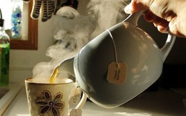4 tháng ròng rã uống thứ này mỗi sáng, người phụ nữ khiến bác sĩ giật mình khi đo huyết áp