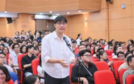 Từ cậu bé hay ốm đến thủ khoa bác sĩ nội trú chọn ngành Sản phụ khoa