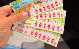 2 nữ công nhân mỗi người nhận 4 tỷ đồng tiền mặt