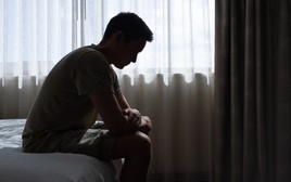 Vợ là trụ cột tài chính, tôi không dám ly dị khi cô ấy ngoại tình