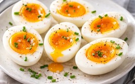 Ăn một quả trứng mỗi ngày có làm tăng mỡ máu?