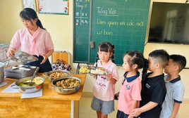 Hiệu trưởng ở Quảng Trị gửi thư mời phụ huynh kiểm tra bữa ăn bán trú