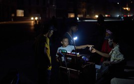 Cuba chìm trong bóng tối