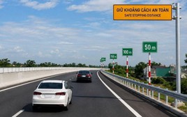 Đưa tình huống giữ khoảng cách an toàn trên cao tốc vào giáo trình đào tạo lái xe