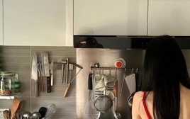 Chê vợ ăn bám nên đòi ly hôn, đến khi chồng mất việc cả nhà mới sốc vì sự thật