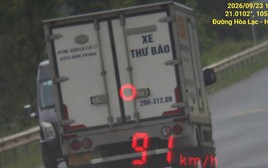 Cảnh sát giao thông Hà Nội siết tốc độ trên tuyến Hòa Lạc - Hòa Bình