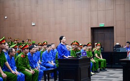 Cựu điều dưỡng Viện Pháp y tâm thần khai nhận tiền giúp 'bà trùm' trốn viện