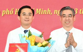 Thành ủy TPHCM trao quyết định của Ban Bí thư về công tác cán bộ