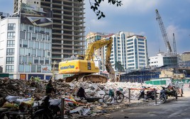Dãy nhà xen kẹt giữa La Thành - Vành đai 1 ở Hà Nội được tháo dỡ, chuẩn bị xây bãi đỗ xe