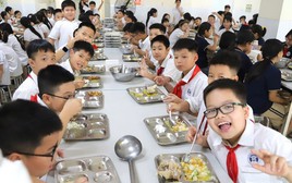 Hà Nội: Yêu cầu rà soát phương án tổ chức bữa ăn bán trú cho học sinh