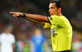 Trọng tài bắt chính CK EURO 2012: TBN gặp đối địch