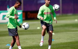 Nani: Cristiano Ronaldo đã "nói dối"