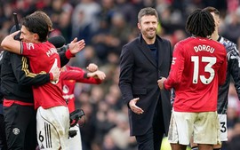 Hậu “derby Manchester” thứ 198: Tỉnh giấc bằng linh hồn Ferguson