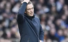 HLV Frank lại bị kêu gọi từ chức sau trận hòa thất vọng trước Burnley