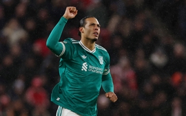 Kết quả Sunderland 0-1 Liverpool: Van Dijk ghi bàn duy nhất