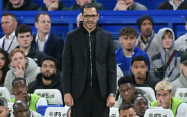 HLV Chelsea hứng bão chỉ trích, Man Utd hài lòng với chiến thắng quan trọng