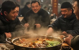 Đi họp lớp cấp 2 dịp nghỉ lễ, tôi ngán ngẩm: Hoá ra họ đến để so đo ai làm sếp, ai lấy chồng đại gia, ai định cư nước ngoài