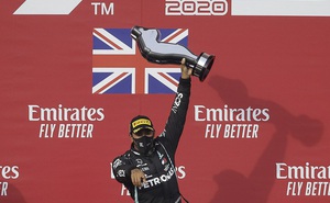 Đua xe F1: Lewis Hamilton giành chiến thắng tại GP Emilia Romagna