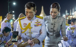 Vua Thái Lan có động thái siêu hiếm hoi sau hơn 40 năm, gửi thông điệp "yêu thương" đến người biểu tình