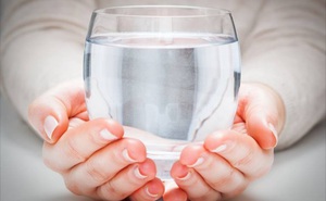 Chuyên gia dinh dưỡng: Đây là thời điểm quan trọng cần uống nước để thải độc cho hệ tiêu hoá
