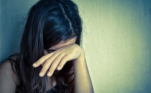 Hai thanh niên dụ bé gái 15 tuổi làm "chuyện người lớn" dẫn tới có thai 6 tháng