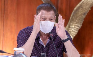 TT Duterte tuyên bố tình nguyện thử vaccine COVID-19 của Nga, điện Malacañang nói "chưa chắc"