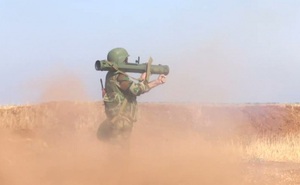 Quân nhân Nga huấn luyện binh sỹ Syria cách sử dụng súng phun lửa