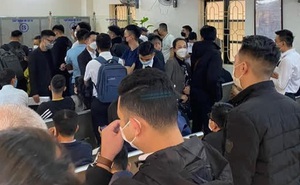 Lệ phí trước bạ ô tô giảm 50%: Ngày đầu quá tải, người dân nên khai báo đăng ký trực tuyến