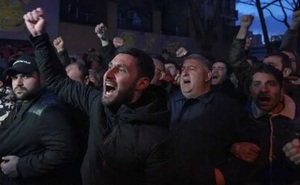 Chưa có lối thoát cho cuộc khủng hoảng ở Armenia