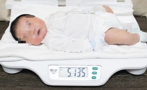 Bé trai sơ sinh có cân nặng 'khủng' hơn 5,1kg