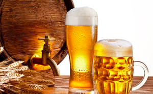 1001 thắc mắc: Vì sao bia ít được đóng trong chai nhựa?