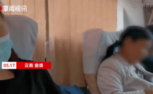 ''Mục sở thị'' hình ảnh bà cô ngồi trên tàu còn thoăn thoắt múa kim may áo, động tác dứt khoát khiến hành khách kế bên sợ xanh mặt