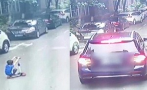 Bị ô tô cán qua người 2 lần khi đang chơi xe scooter giữa đường, bé trai 7 tuổi thiệt mạng vì lỗi sai sơ đẳng của người mẹ
