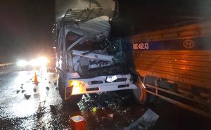 Xe tải tông nhau trên cao tốc TPHCM - Trung Lương, 2 người thương vong