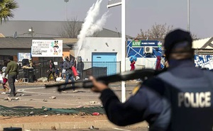 Nam Phi: Từ biểu tình đến bạo lực