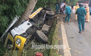 Lật xe trên đèo Bảo Lộc, 2 người tử vong tại chỗ