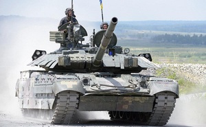 Xe tăng Ukraine ‘bắn nhầm’ vào ngôi làng trong cuộc tập trận