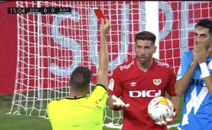 Con trai Zidane báo hại đội nhà: Ăn thẻ đỏ, chịu penalty ngay đầu trận vì sai lầm kép ngớ ngẩn